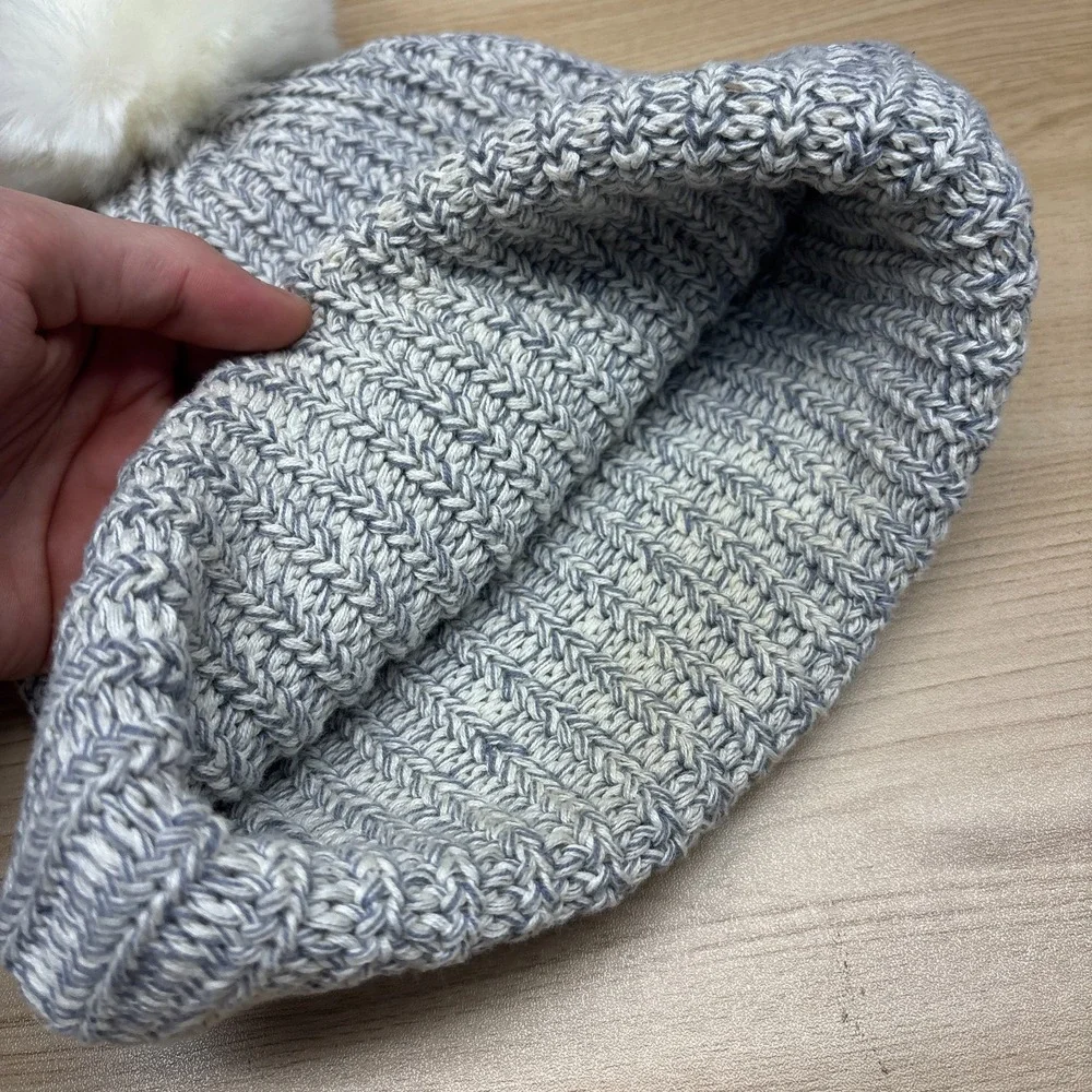 Love Your Melon Hat Beanie Womens‎ One Size Gray Knit Gymnastics Pom Pom Winter